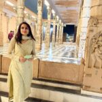 Sangeetha Bhat Instagram – Vrindavan…… Prem mandir ❤️
Swipe<<>>
#harekrishna 
#sangeethabhat #sangeethabhatsudarshantravels #sangeethabhatsudarshan #sudarshanrangaprasad #mathura #vrindavan #premmandir @sudarshan_rangaprasad