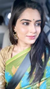 Sangeetha Bhat Instagram - The best jewelry that goes with a saree is a precious smile.….❤️❤️❤️
#saree #cottonkalamkarisaree #sangeethabhat #sangeethabhatsudarshan #templatesinstagram #ishqbhitu❤️