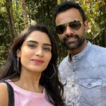 Sangeetha Bhat Instagram - “If you live to be a hundred, I want to live to be a hundred minus one day, so I never have to live without you.”…. Hold my hand, and I will go anywhere with you. My dearest husband i love you… #sangeethabhat #sangeethabhatsudarshan #sudarshanrangaprasad #citrustrailfarmandkitchen #dilbar @sudarshan_rangaprasad RD's Nature Retreat