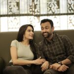 Sangeetha Bhat Instagram - "The best thing to hold onto in life is each other." –Audrey Hepburn @sudarshan_rangaprasad love you😘 @silverscreen6123 @bhagya__siddappa and team thanks a lot for the wonderful experience at your chat show and for these memorable moments captured through the lens of talented people…. We had so much fun 🤩 best wishes to @silverscreen6123 more power to @bhagya__siddappa and team rock it girls💪💪 #gratitude #sangeethabhat #sangeethabhatsudarshan #sudarshanrangaprasad #thandav #bhagyalakshmi #colorskannada ASE Restro Bar