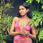 Sangeetha Bhat Instagram - ❤️❤️❤️ Imperfection is beauty. Madness is genius. It is better to be absolutely ridiculous than absolutely boring. – Marilyn Monroe….. Swipe<> Pc- @sudarshan_rangaprasad ♥️ #sangeethabhat #sangeethabhatsudarshan #indonesia #bali #ubud #umaevillaubud #iphoneclick Ubud, Bali, Indonesia
