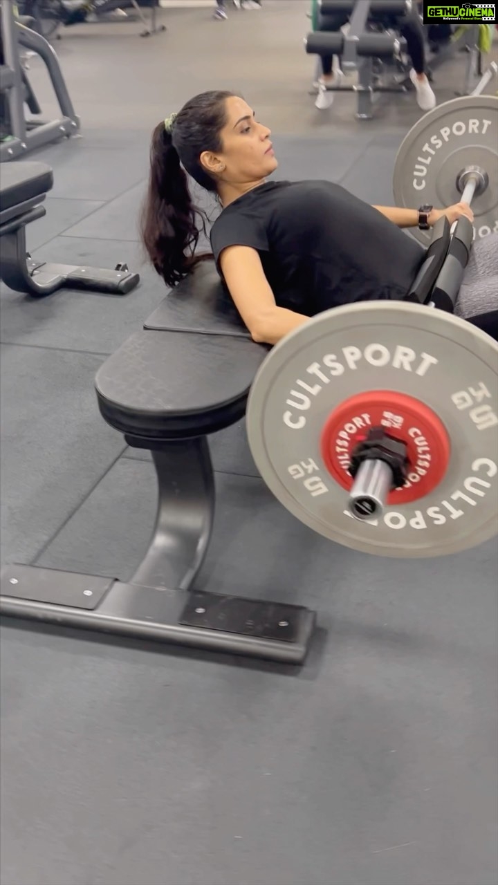 Sangeetha Bhat Instagram - Vc🎥 to my dearest friend and an amazingly talented fitness professional @madhu_69 ❤️ if you guys want more professional content regarding fitness we can consider and try. Legssss…….💪😍🫶🏻 glimpse of today’s workout if you guys like these will try to get more videos like these….. ❤️❤️ #cultbangalore #cultkalyannagar #sangeethabhat #sangeethabhatsudarshan #workoutoftheday #legsworkout Cult.Fit