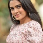 Sangeetha Bhat Instagram - @ks_mokshendra Thank you for capturing such memorable pictures of me for close to 13-14 years….. I heartily thank you for constantly supporting me and my work for so many years….. 🙏🏻🙏🏻🙏🏻🫶🏻 Sharing the pictures of me and my OOTD from the first Pressmeet of the film I’m part of KLAANTHA #klaantha #sangeethabhat #sangeethabhatsudarshan #chitralahari SWIPE<> Renukamba Studio, Malleshwaram