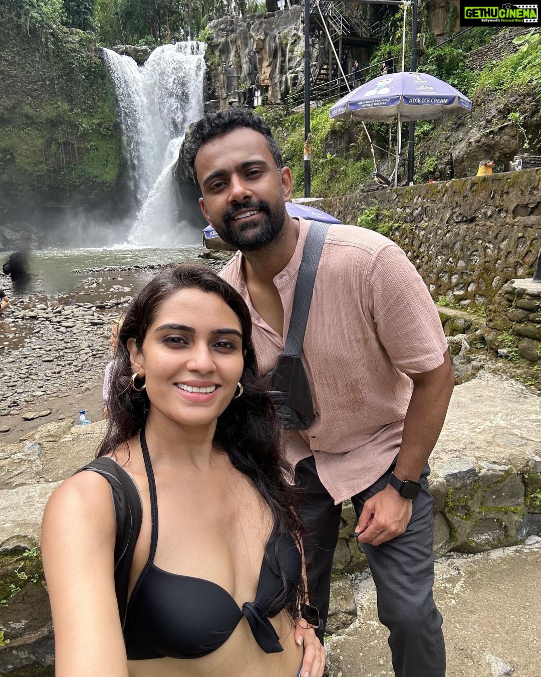 Sangeetha Bhat Instagram - Photo dump-1๐ @sudarshan_rangaprasad ๐ Swipe<> #sangeethabhat #sangeethabhatsudarshan #indonesia #bali #ubud #kintamani #tegalalangriceterrace #tegenunganwaterfall #kapiluwak #tirtempultemple #mountbatur #balizoo Bali, Indonesia