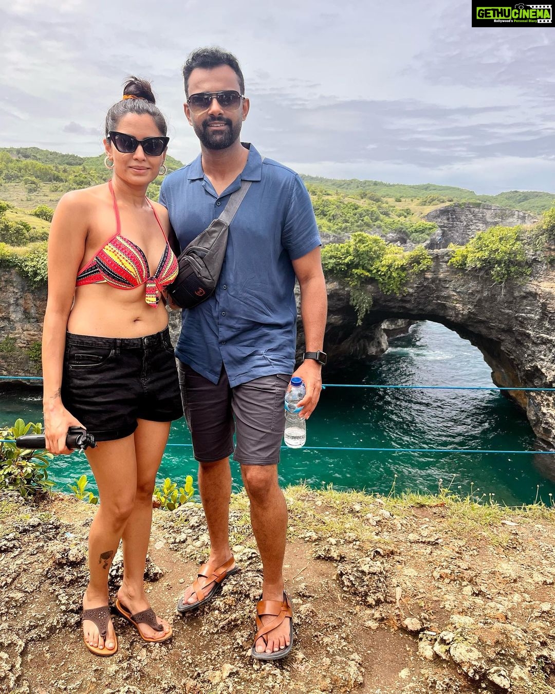 Sangeetha Bhat Instagram - Photo dump-1๐ @sudarshan_rangaprasad ๐ Swipe<> #sangeethabhat #sangeethabhatsudarshan #indonesia #bali #ubud #kintamani #tegalalangriceterrace #tegenunganwaterfall #kapiluwak #tirtempultemple #mountbatur #balizoo Bali, Indonesia