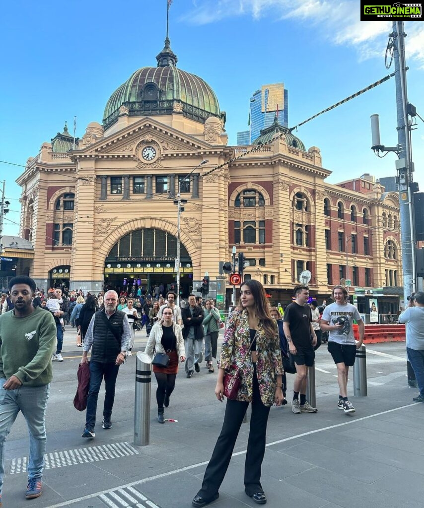 Saniya Iyappan Instagram - #melbournestreetart 🫰🏻 @Pickyourtrail @visitmelbourne @australia Melbourne, Victoria, Australia