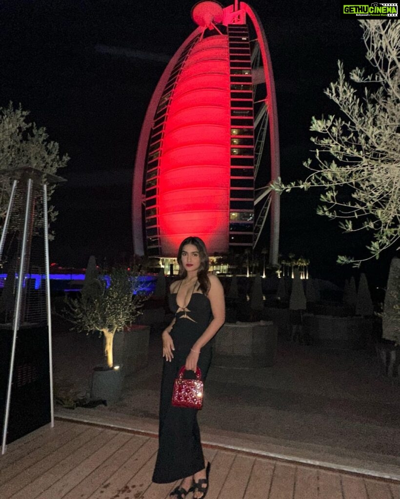 Saniya Iyappan Instagram - 🌹 Verde Dubai