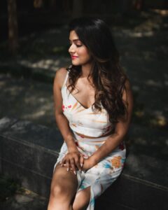 Sanjana Anand Instagram - Own Lane , Own Pace ! 🍂

.
.
Pc : @suhas_sapthagiri 
Wearing: @laxmikrishnaofficial 
Mua : @prashanthmakeover