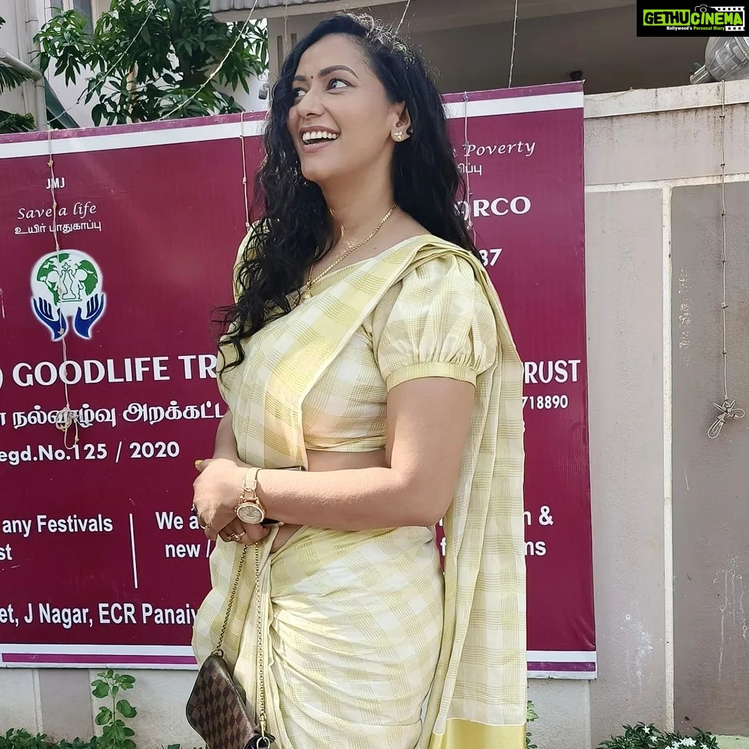 Sanjana Singh Instagram - இனிய தமிழ் புத்தாண்டு, உங்கள் வாழ்வு வளமும் மகிழ்ச்சியும் நிறைந்ததாக அமையட்டும். கடவுள் உங்களுக்கு எல்லா நல்ல ஆரோக்கியத்தையும், வலிமையையும், மகிழ்ச்சியையும் தருவானாக...