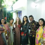Sanjana Singh Instagram - It was an immense pleasure to meet Ms Sarah Kirlew the Consul General of Australia for South India at the launch party of Jarracharra the Australian Textile art exhibition, the products were made with its identity which made me feel overwhelmed. @aushcindia