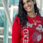 Sanjana Singh Instagram - Relationship status: I’ve acquired the hoodie ❤️ thank you for this amazing click kanaiya @gaauravsharma