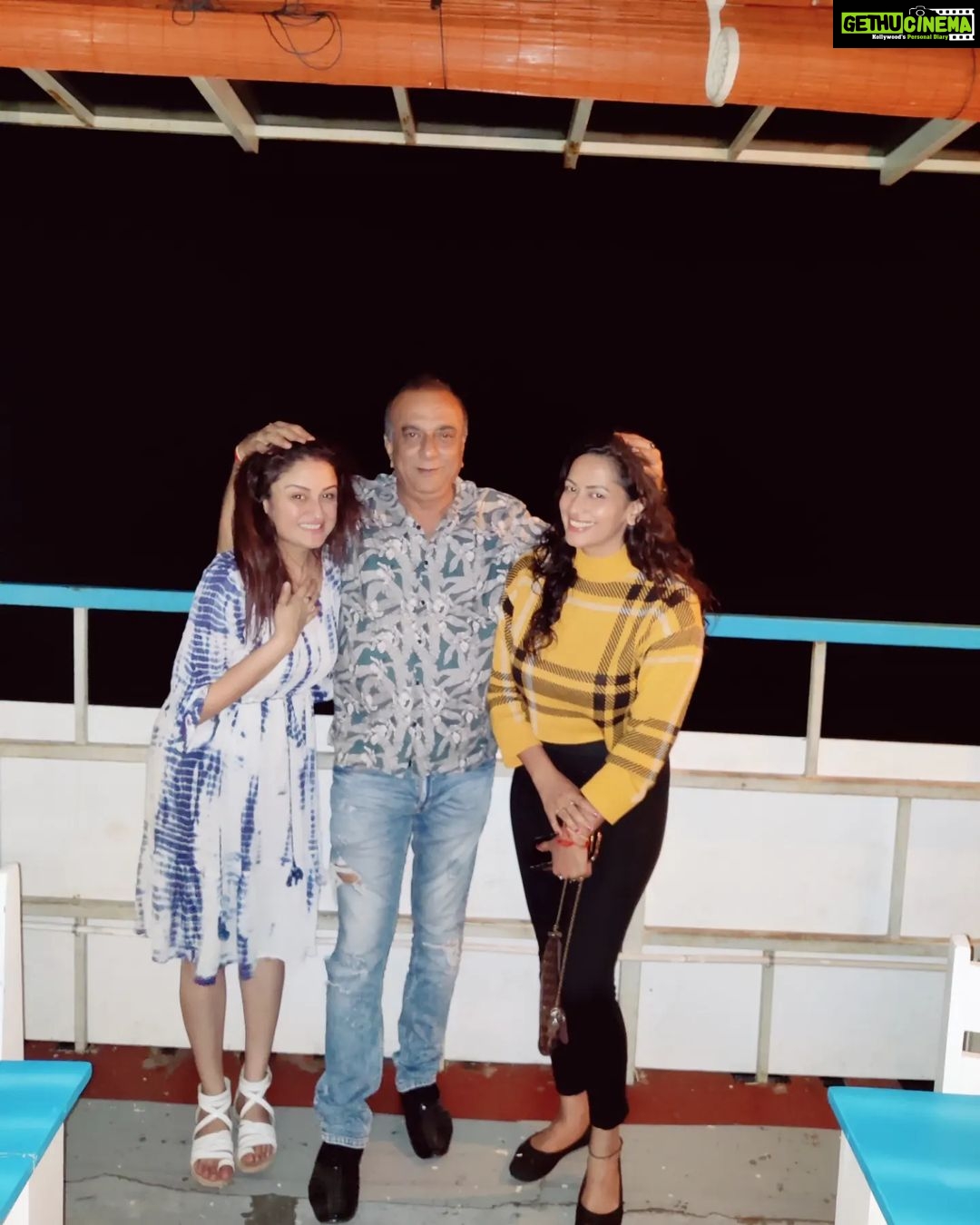 Sanjana Singh Instagram - We really had a such a amazing evening with my best friend and dad @soniaaggarwal1 @apoorvavyas1234 ❤️ Bay6 Ecr