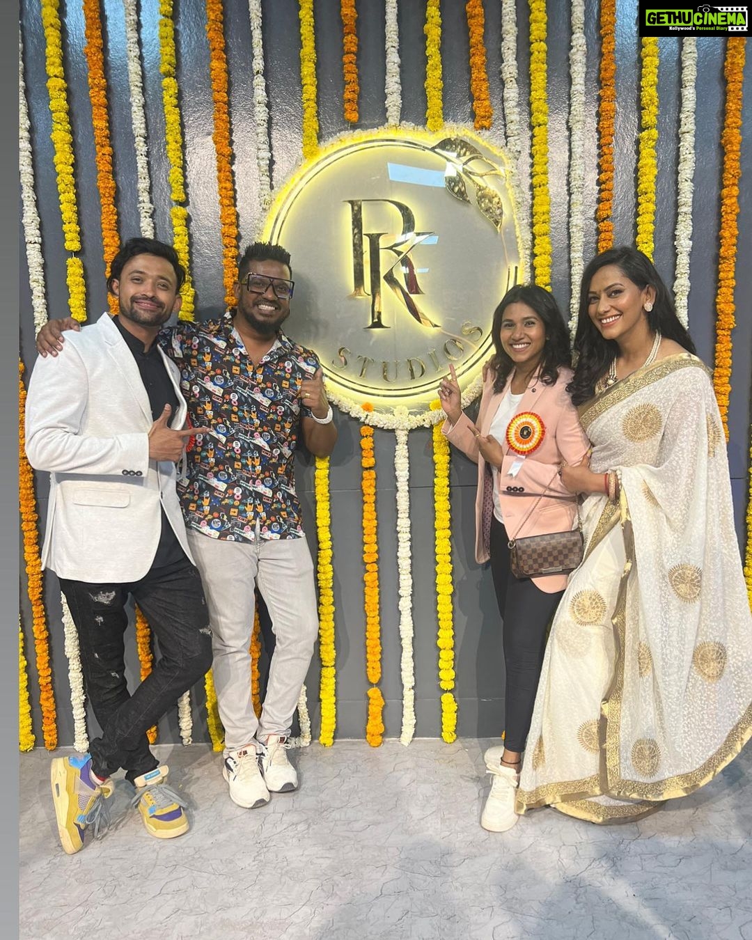 Sanjana Singh Instagram - Congratulations and best wishes for your next adventure! So pleased to see you accomplishing great things. 2023 Will rock and sending you lots of Sai baba blessing and much love to both of you ,love you so much and miss you so much ❤️ @shailat24 @rahulkulkarniofficial @paulmarshal @rkstudiosofficcial