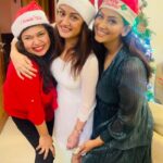 Sanjana Singh Instagram - Merry Christmas my dear fans and friends, may you feel the love this special day! , it was really amazing Christmas party We all really had a great evening , thank you so much to Manoch for this wonderful lovely time and Great Christmas party ❤️ @manojbeno @soniaaggarwal1