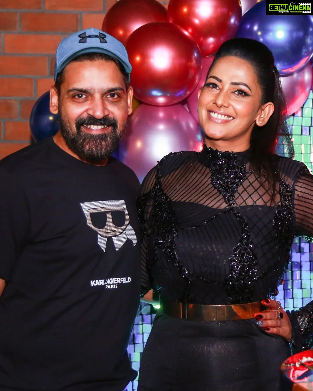 Sanjana Singh Instagram - Best friends are like diamonds, precious and rare, and you my dear are the most sparkling gem of them all. Thank you for your friendship. Thank you for being ... @soniaaggarwal1 & @sidneysladen @manojbeno @sekhmet_club @anuptej @hemantrathi7