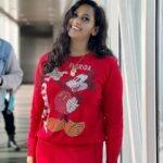Sanjana Singh Instagram - Relationship status: I’ve acquired the hoodie ❤️ thank you for this amazing click kanaiya @gaauravsharma
