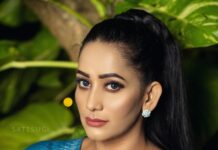 Sanjana Singh Instagram - You need to love what you see in the mirror. ❤️ . . . . . . #beconfident #strongwomen #women #fashion #ootd #modeling #model Pondicherry(Puducherry)
