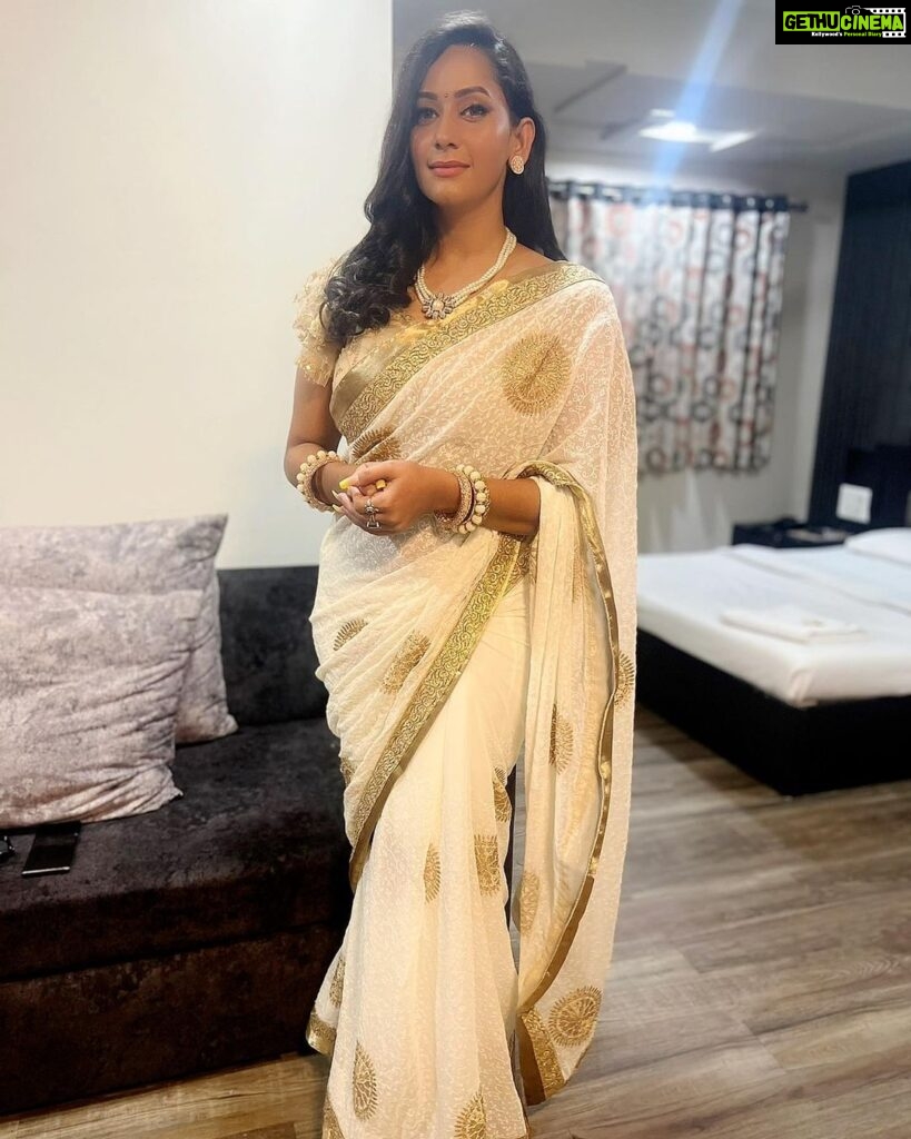 Sanjana Singh Instagram - Sending my warmest greetings to my fans and friends this Pongal.” “May this harvest festival fill your life with joy and prosperity. Happy Pongal to you and your family.” “May the sweetness of overflowing milk and sugarcane fill your life with happiness and prosperity.