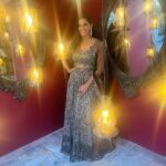 Sanjana Singh Instagram - I wish you all a wonderful new year and hope it brings you many blessings. Get rid of the old to make place for the new, and I wish you all happiness throughout the year! Best wishes for the New Year! I am counting my blessings and sending more of them to my fans ❤️ costume Designer @fantasyfashionsff.