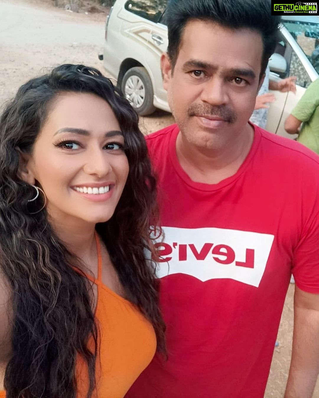 Sanjana Singh Instagram - Hello friends need your love and support my Tamil Film Naaisekarreturns got release 9 th December