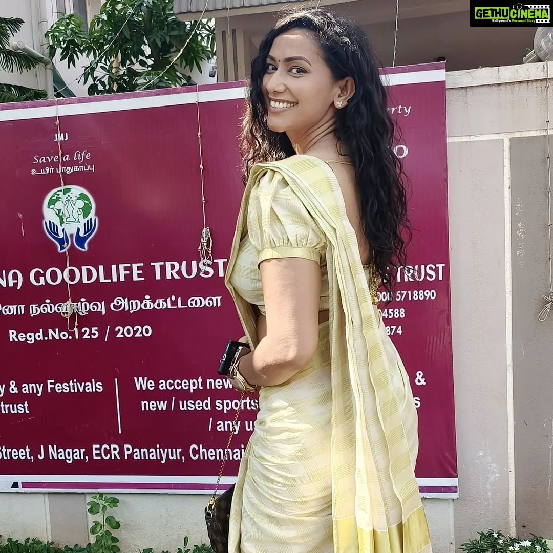 Sanjana Singh Instagram - இனிய தமிழ் புத்தாண்டு, உங்கள் வாழ்வு வளமும் மகிழ்ச்சியும் நிறைந்ததாக அமையட்டும். கடவுள் உங்களுக்கு எல்லா நல்ல ஆரோக்கியத்தையும், வலிமையையும், மகிழ்ச்சியையும் தருவானாக...
