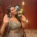 Sanjana Singh Instagram - This dance I am dedicating to @vj_nandhugr thank you so much dear for teaching me dance step and making me to dance in this song ❤️