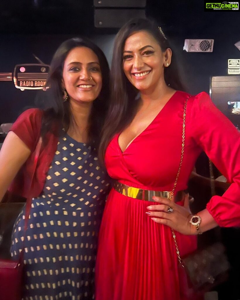 Sanjana Singh Instagram - Hey there! I just had to reach out and let you know how much I absolutely loved your work in the movie Kerala Story. Your acting was absolutely amazing! It's been such a long time since we last met, and seeing you again was such a delightful experience. Catching up with you brought so much joy to my day. Thank you for the lovely time we spent together. I still remember days we worked together let’s hope for more in future. Keep shining, my friend, and let's make more unforgettable memories together! @devadarshnichetan