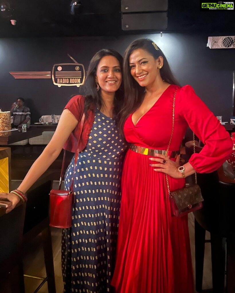 Sanjana Singh Instagram - Hey there! I just had to reach out and let you know how much I absolutely loved your work in the movie Kerala Story. Your acting was absolutely amazing! It's been such a long time since we last met, and seeing you again was such a delightful experience. Catching up with you brought so much joy to my day. Thank you for the lovely time we spent together. I still remember days we worked together let’s hope for more in future. Keep shining, my friend, and let's make more unforgettable memories together! @devadarshnichetan