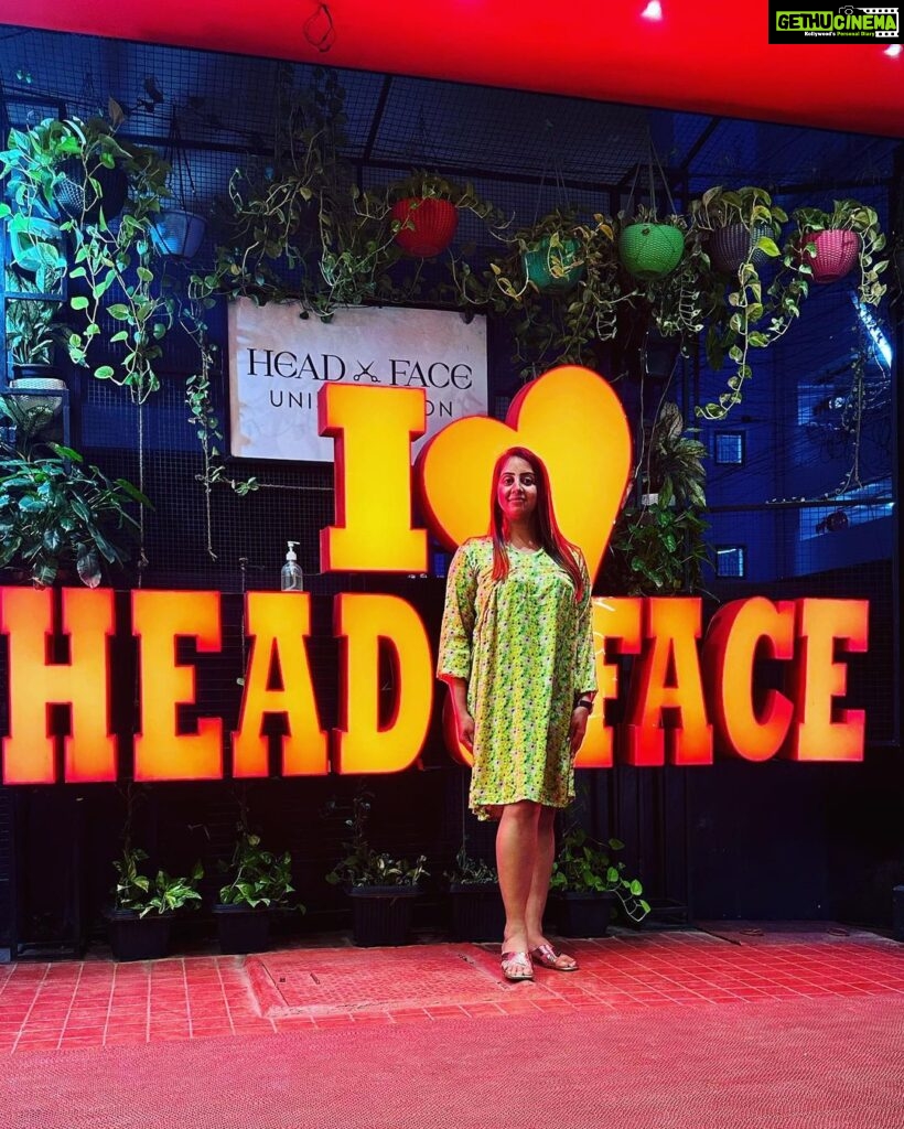 Sanjjanaa Instagram - I completely enjoyed myself and my services at the @head__and__face salon in #kochi . Located in the heart of the city in Kochi, I would give a five-star to this fabulous Salon for the services that they offer and it’s a must visit . Holiday Inn Cochin