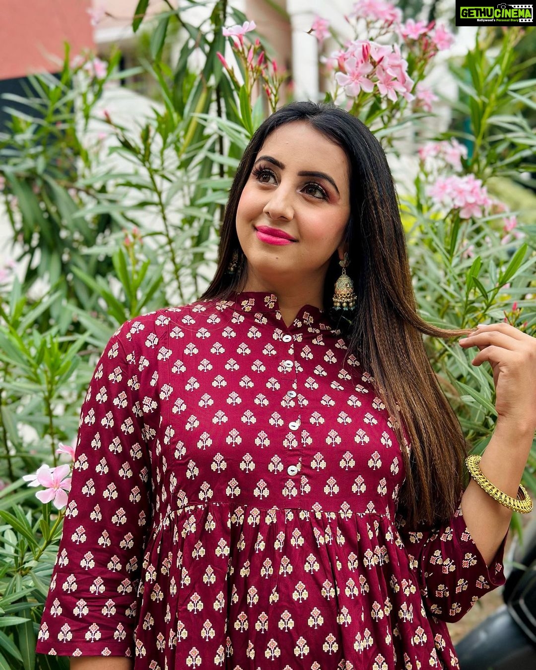 Sanjjanaa Instagram - I'm thrilled to announce that I'm joining House Of Zelena as their brand ambassador! As a new mom myself, I know how important it is to have stylish and comfortable maternity wear that helps you feel confident and empowered during your motherhood journey. And that's exactly what House Of Zelena is all about: empowering millennial mamas with comfortable, versatile, and stylish maternity wear. I'm honored to be working with a brand that shares my values and understands the needs of modern moms. Together, we'll be sharing our stories, our experiences, and our love for motherhood with the House Of Zelena community. And that's not all! House Of Zelena has just unveiled their new logo, which represents their brand purpose more closely than ever before. Their new logo is stylish and modern, just like their maternity wear, and captures the essence of their mission to empower new moms on every step of their motherhood journey. I'm excited to be a part of the House Of Zelena family and can't wait to share more with you all. Stay tuned for more updates and exciting collaborations! #HouseOfZelena #MaternityWear #NewBrandAmbassador #SanjjanaGalrani #MillennialMama #MotherhoodJourney #NewLogo #EmpoweringMoms #StylishMaternityWear #ComfortableMaternityWear #VersatileMaternityWear Karnataka, Bangalore