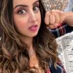 Sanjjanaa Instagram - Aye …. Watch before you talk - Agree with me ??? Reply in comments … @ss_makeover_by_suha hair and make up @kishans_klicks 📹 … Karnataka, Bangalore