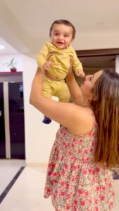Sanjjanaa Instagram - Nothing feels as awesome as getting back home to your infant . Follow him on both Facebook and Instagram & show him some love . @princealarik . Baby dress from @conscious.label , Moms top @labelshiprabohara , Make up by @official_dermacol_india #sanjjanaa #sanjanagalrani #alarikpasha #sanjana #sanjjanaagalrani #huggies #pampers #indianactress #princealarik #indianmom #indiankids #indiankidswear #actressmomhustle #princealarik #indiancelebrity #indianceleb Karnataka, Bangalore