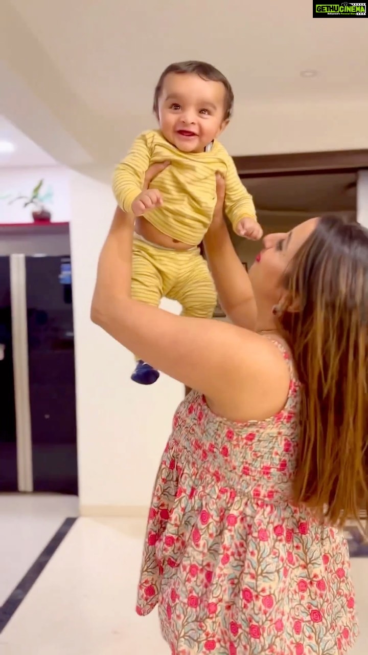 Sanjjanaa Instagram - Nothing feels as awesome as getting back home to your infant . Follow him on both Facebook and Instagram & show him some love . @princealarik . Baby dress from @conscious.label , Moms top @labelshiprabohara , Make up by @official_dermacol_india #sanjjanaa #sanjanagalrani #alarikpasha #sanjana #sanjjanaagalrani #huggies #pampers #indianactress #princealarik #indianmom #indiankids #indiankidswear #actressmomhustle #princealarik #indiancelebrity #indianceleb Karnataka, Bangalore