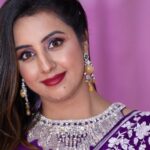 Sanjjanaa Instagram - @banaras_gallery_hyd beautiful saree … beautiful loves curated with stone work online piece of Banarasi purple cloth by miss Rashmi of @iyra_designstudio , Thanx @ashahairandmakeup to have made me look so beautiful in my relatives, wedding Karnataka, Bangalore