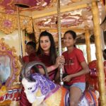Sanjjanaa Instagram - Beautiful moments from yesterdays get together of @sanjjanaafoundation #sanjjanaagalranifoundation supporting these wonderful orphan kids from #yuktafoundation . I must say that Fun World is one of the finest and most convenient holiday location it is right in the centre of the city in #nammabengaluru … and every thing is so economically well priced .. it’s a very well maintained theme park with very good hygiene levels with their water rides as well . taking this lovely kids there and entertaining them just enlightened my entire New Year. I hope my new year 2023 is filled with such meaningful happy moments which melt my heart . #sgf #SanjjanaaGalraniFoundation #princealarik #sanjjanaafoundation #nonprofitorganization #ngo #banglorecity #kannadaactresses #teluguactress #charityforlife Outfit from @momzjoy @cakes_confetti_by_sangeetha @goldenpearl.events thank you for your support and Coordination. @sachinnanjegowda.official 🎥 thanx for the lovely pics . Karnataka, Bangalore