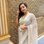 Sanjjanaa Instagram - I completely enjoyed wearing this beautiful designer wear saree from @banaras_gallery_hyd & my beautiful designer blouse was designed by miss Rashmi from @iyra_designstudio , Beautiful hair & make up by @ss_makeover_by_suha . #sanjjanaa #sanjanagalrani #alarikpasha #sanjana #sanjjanaagalrani #huggies #pampers #indianactress #princealarik #indianmom #indiankids #indiankidswear #actressmomhustle Karnataka, Bangalore