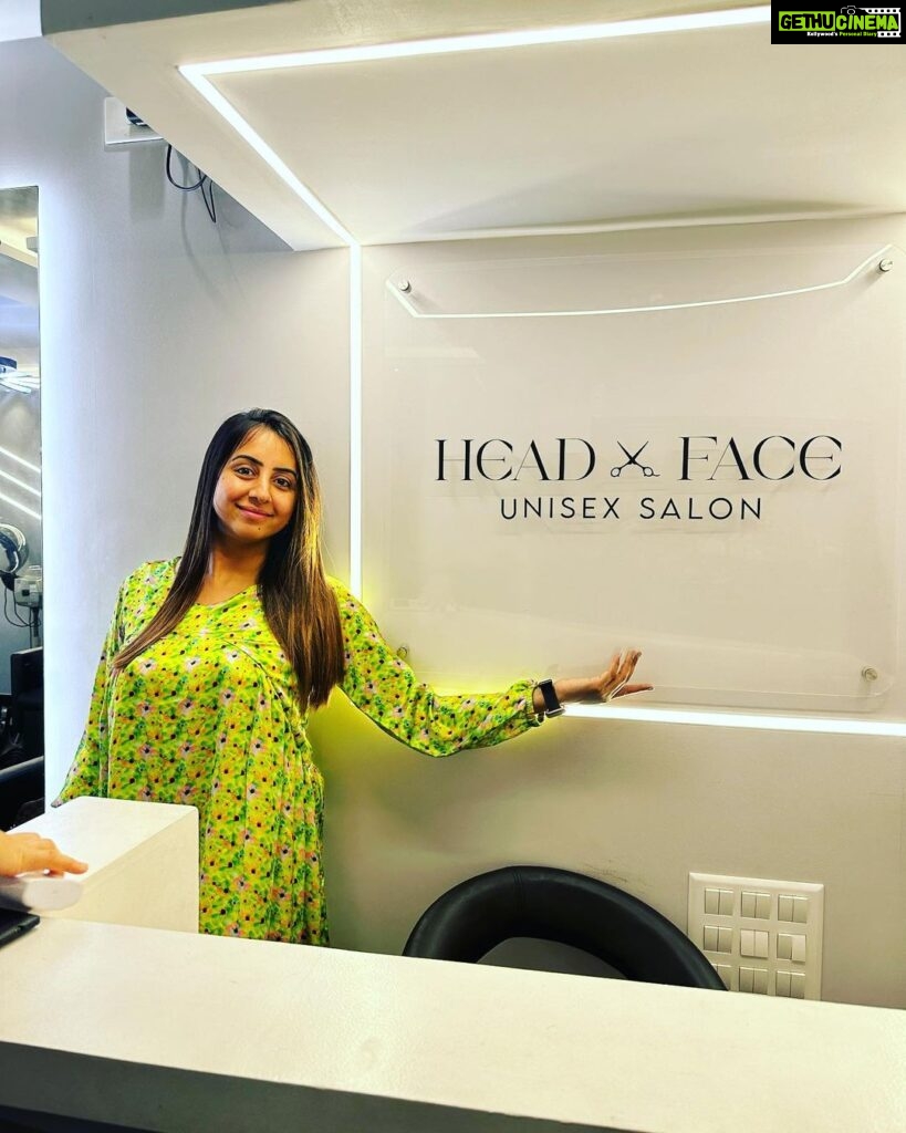 Sanjjanaa Instagram - I completely enjoyed myself and my services at the @head__and__face salon in #kochi . Located in the heart of the city in Kochi, I would give a five-star to this fabulous Salon for the services that they offer and it’s a must visit . Holiday Inn Cochin