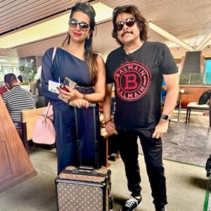Sanjjanaa Instagram - Bumped into the very dynamic Musician @rajheshvaidhya … at the Airport … I had some really lovely conversations with you sir … & I’m so looking forward to you next work in @actorprabhas ‘s #adhipurush 💐. Airport look by @riddhi_99design , Miss Gayathri … ❤️ Karnataka, Bangalore