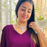 Sanjjanaa Instagram - Motherhood is a very difficult journey , and wearing these Maternal friendly beautiful feminine dresses from @houseofzelena … gives me so much of relaxation and makes me feel so internally beautiful … just like a princess , it makes me feel so much at ease … & yet I look so stylish in my motherhood journey . Most importantly, it’s so so comfortable to be flaunting these evening gowns …. i’m here, motivating all moms to make your motherhood journey, very beautiful and graceful and not stressful … Let’s enjoy this journey while your baby is still an infant because remember time flies and the baby will grow just so instantly before they become toddlers … then kids & soon they are all by them self ❤️ I am completely cherishing My motherhood journey. Are you enjoying your motherhood journey as well. Share me your story ???? #sanjjanaa #sanjanagalrani #alarikpasha #sanjana #sanjjanaagalrani #huggies #pampers #indianactress #princealarik #indianmom #indiankids #indiankidswear #actressmomhustle Karnataka, Bangalore