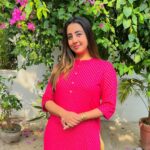 Sanjjanaa Instagram - May it be a candid Day out with @princealarik , may it be a Day at my work , may it be a day where I choose to just relax with my friends .. @houseofzelena makes me feel so wonderful ❤️ & so complete as a women . . . . . . . . . #sanjjanaa #sanjanagalrani #alarikpasha #sanjana #sanjjanaagalrani #huggies #pampers #indianactress #princealarik #indianmom #indiankids #indiankidswear #actressmomhustle