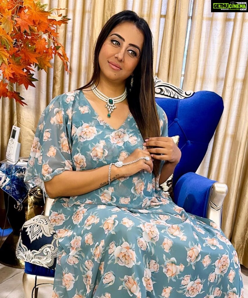 Sanjjanaa Instagram - Completely in love with the launch of the new series of celebration wear maternity friendly clothing from My brand @houseofzelena ❤️ After speaking to so many moms on prepartum pressure & postpartum depression … we decided to launch a series to motivate all women to celebrate Motherhood in style than rather look exhausted and depressed in your journey of bringing your little one home ,… PS - These super Stylish gowns can be flaunted by all women of all age ❤️ Jewellry styled by @iyra_designstudio , M & H by @ss_makeover_by_suha , Make up products by @official_dermacol_india Karnataka, Bangalore