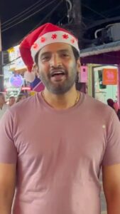 Santhanam Instagram - Merry Christmas 🎄 to everyone 🥳
#Christmas2022