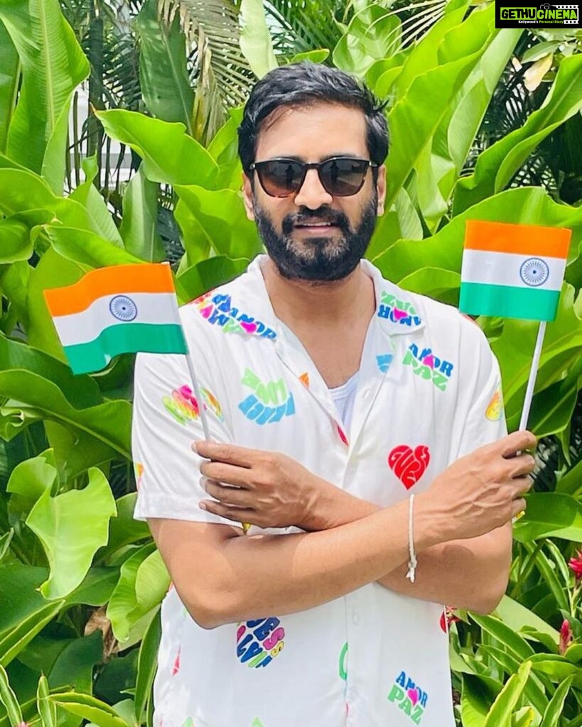 Santhanam Instagram - Happy 75th Independence day 🇮🇳