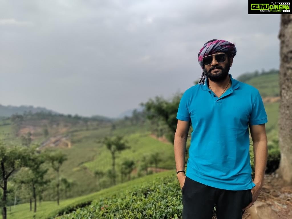 Santhanam Instagram - Into the wild 🌳😊 #Valparai #shootingdiaries