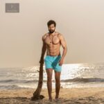Santhosh Prathap Instagram - “Dreams do have limits too so don’t let it fool you.” Photographer : @pariaarclicks Asst 1 : @ardraramachandran Asst 2 : @balaa1981 Retouch : @sabestian21 #summervibes #love #life #grateful #gratitude #oneness #nature #sunrise #beach Bessy