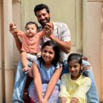 Santhosh Prathap Instagram - “Energy of a kid is all that we need.. Play, fight and forget..” #summerscenes #reels with @laura.xavier.19 🦋 sandhana🌻 and ether👶🏻 🎥 @balaa1981 Song #kokkarakokkaroko Disclaimer: I hereby declare that I do not own the rights to this music/song. All rights belong to the owner. No Copyright Infringement Intended.