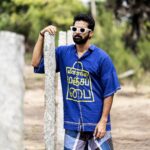 Santhosh Prathap Instagram - #MeendumManjappai This #RepublicDay let's promise to extend the constitutional principles of justice, liberty, equality,& fraternity to the society as well as the environment. Together let's take a pledge to use reusable cloth bags instead of single-use plastic bags. #REDUCE #REUSE #RECYCLE #AndrumIndrumEndrumManjappai #SayNoToPlasticBags @santhoshprathapoffl x @purushuarie Photo: @kumar.a Creative Direction: @gautham_krishnan Makeup: @makeupbywanshazia Sunnies & Shoes: @monkstoryofficial Styling: @madraswear #WearYourFreedom #PurushuArie Chennai, India