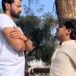 Santhosh Prathap Instagram - Great things come in small packages 😜 VC our all in all @varusarathkumar #shortpeopleproblems #tallpeopleproblems #reels #trendingreels #funnyreels