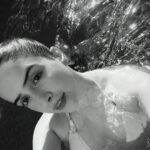 Sanya Malhotra Instagram - 🦩☀️
