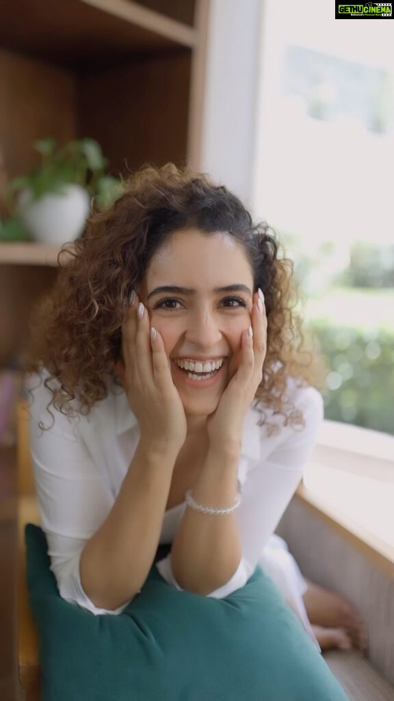 Sanya Malhotra Instagram - How to become an epic chataakedaar in the #ChatakNimboozChallenge: 🍋 Say ‘Chatak Nimbooz®️ Gatak Nimbooz®️’ 10 times clearly and as fast as you can 🍋 Use #ChatakNimboozChallenge 🍋 Tag & follow @nimboozindia Stand a chance to win exciting prizes 🎁🎁 #ChatakNimboozChallenge #ChatakNimboozGatakNimbooz #Reels #Challenge #ChallengeAccepted #tonguetwister #nimbooz #summer #collab